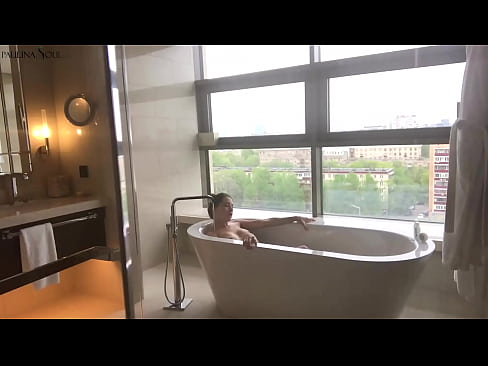 ❤️ Enorme babe die hartstochtelijk haar poesje aftrekt in de badkamer Porno at nl.assay-define-smartlink.ru ❌❤